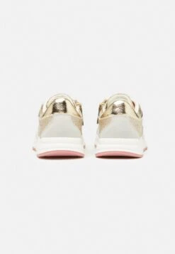 Friboo Sneakers Laag - Gold -Algemene Winkel Voor Kindermode 161f9ca9bb3c497d98ffb037d3faae9b scaled