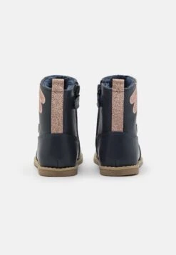 Friboo Korte Laarzen - Dark Blue 8 Friboo Korte Laarzen - Dark Blue -Algemene Winkel Voor Kindermode 16a6d9c7cd454f59b3a8882c09b53a51 scaled