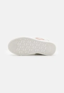 Friboo Sneakers Hoog - White -Algemene Winkel Voor Kindermode 25e14f47f0634e78a84c9d3605d5ec5c scaled