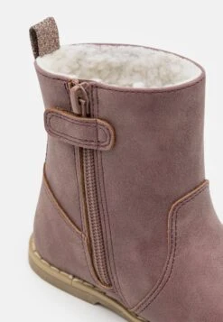 Friboo Korte Laarzen - Mauve -Algemene Winkel Voor Kindermode 2cf79a2ca0dd4bf6a12888f3821e50e9 scaled