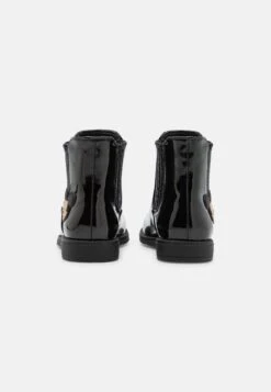 Friboo Disney Mickey Mouse - Zip-Up Booties- Korte Laarzen - Black 8 Friboo Disney Mickey Mouse - Zip-Up Booties- Korte Laarzen - Black -Algemene Winkel Voor Kindermode 3fcd022c7d044e33bfe82fc5b299eaa6 scaled