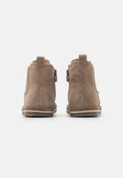 Friboo Korte Laarzen - Taupe -Algemene Winkel Voor Kindermode 4bddbbacea44421c9faf4df53f747c84 scaled