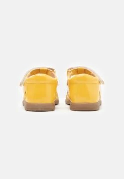 Friboo Sandalen - Yellow -Algemene Winkel Voor Kindermode 4cf94b0983bc467b87be7b541ab04b6c scaled