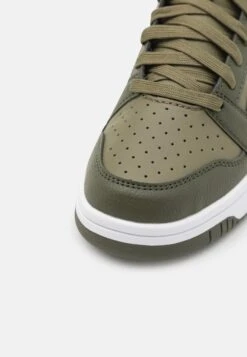 Puma Rebound V6 Mid Jr Unisex - Sneakers Hoog - Alpine Snow/Sand Dune/White 11 Puma Rebound V6 Mid Jr Unisex - Sneakers Hoog - Alpine Snow/Sand Dune/White -Algemene Winkel Voor Kindermode 528e5c04958f4e70b22556e7f91c81a2 scaled