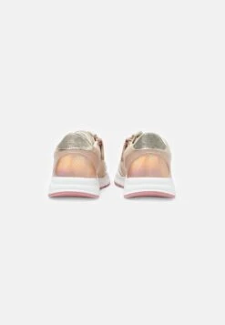 Friboo Sneakers Laag - Rose Gold -Algemene Winkel Voor Kindermode 90e8baacd4644dbfb32855e10d9c643a scaled