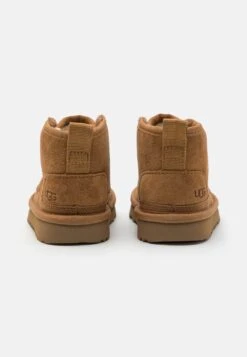 Ugg Accessible Neumel Ez-Fit Unisex - Korte Laarzen - Chestnut -Algemene Winkel Voor Kindermode a66db0d2aa0546f998a9fce001c47637 scaled