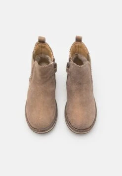 Friboo Korte Laarzen - Taupe -Algemene Winkel Voor Kindermode bf08aca1a238451e9343e16a9ec187c4 scaled