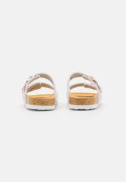 Friboo Muiltjes - Rose Gold-Coloured -Algemene Winkel Voor Kindermode c5302943f23e4d069ff0e1ac47ea76c9 scaled